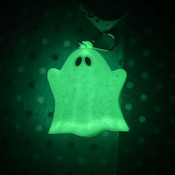 Bath & Body Works Ghost/Skull GITD Light Up Halloween 2024 Pocketbac Holders NWT - Picture 5 of 16